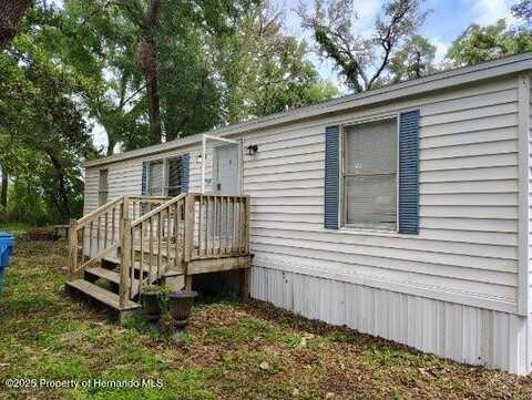 138 Arkays Avenue, Spring Hill, FL 34609