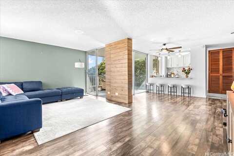 1521 Punahou Street, Honolulu, HI 96822