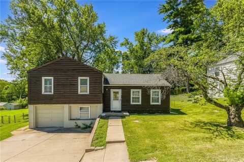 1519 NE Englewood Road, Kansas City, MO 64118