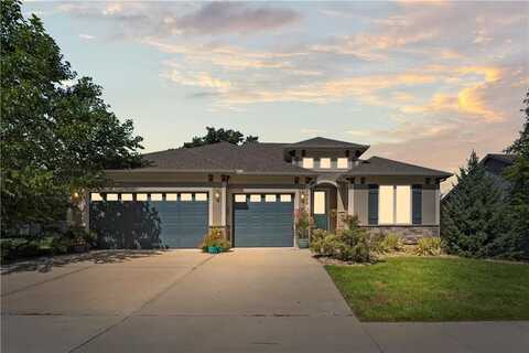 5956 S National Drive, Parkville, MO 64152