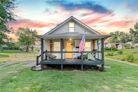 1004 Hickory Street, Excelsior Springs, MO 64024