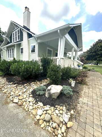 2204 Old Niles Ferry Rd, Maryville, TN 37803