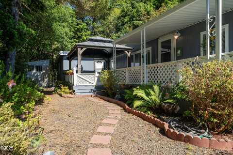 4875 N Hwy 101, Depoe Bay, OR 97341