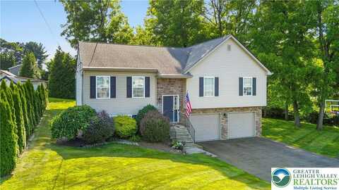 700 Oakwood Street, Palmer, PA 18045