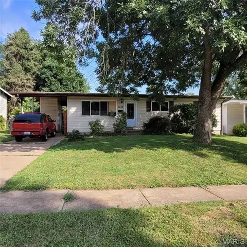 1270 Bobolink Drive, Florissant, MO 63031