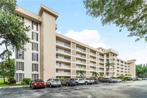 2651 S Course Dr, Pompano Beach, FL 33069