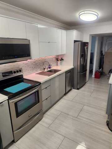 1670 NE 191st St, Miami, FL 33179