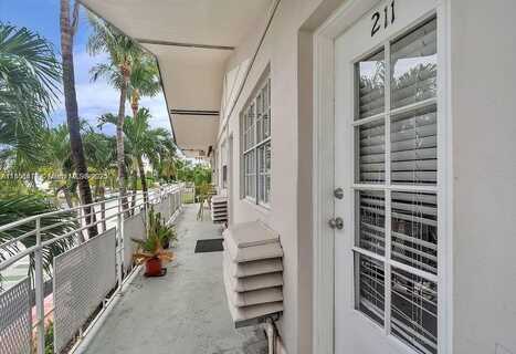 717 Espanola Way, Miami Beach, FL 33139