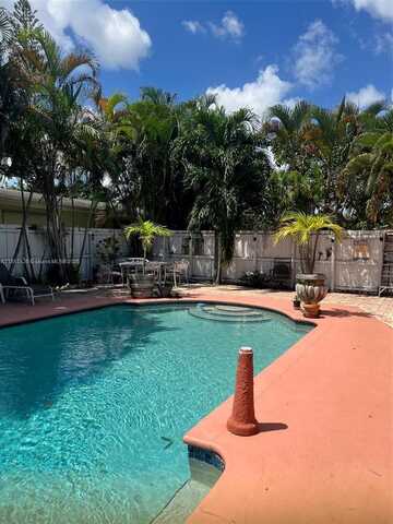 2410 Thomas St, Hollywood, FL 33020