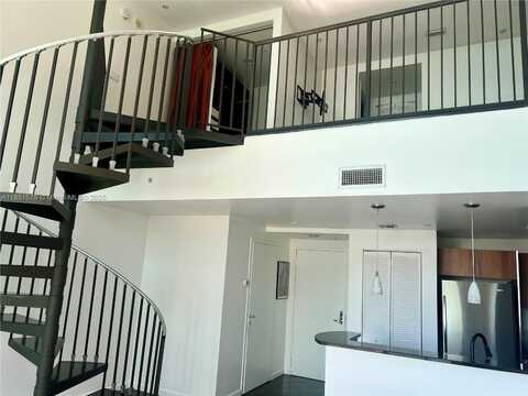 300 S Biscayne Blvd, Miami, FL 33131