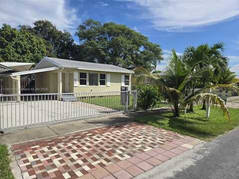 330 SW 13th St, Dania Beach, FL 33004
