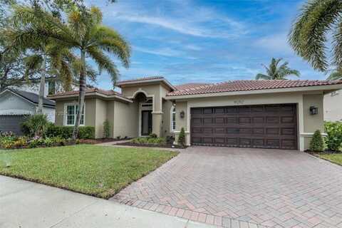 19252 N Hibiscus St, Weston, FL 33332