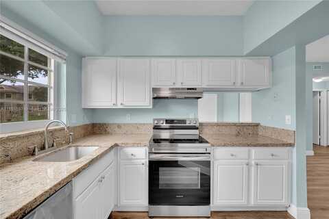 2331 NW 96th Ter, Pembroke Pines, FL 33024