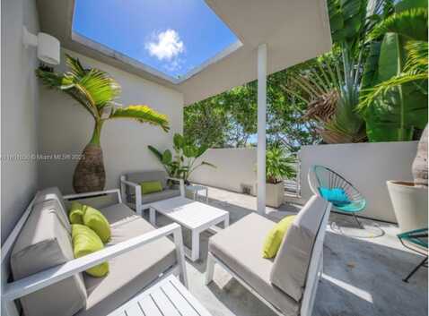 619 Meridian Ave, Miami Beach, FL 33139