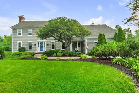 3610 W River Ridge Ct, Mequon, WI 53092