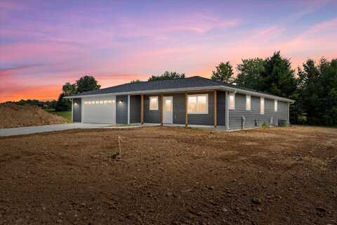 90 MCDermott Ct, Random Lake, WI 53075