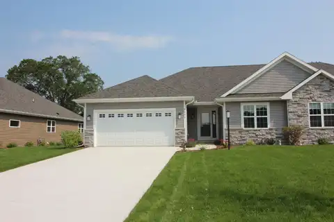 5240 Briarwood Cir, Racine, WI 53402