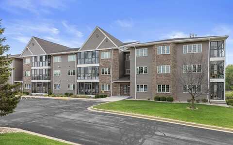 223 Oconomowoc Pkwy, Oconomowoc, WI 53066