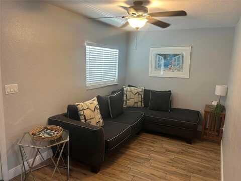 2807 41ST AVENUE N, Saint Petersburg, FL 33714