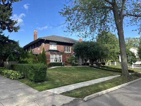 334 University, Grosse Pointe, MI 48230