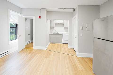 24 Charlton Street, Worcester, MA 01608