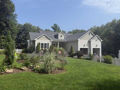 47 Northside Rd, Charlton, MA 01507