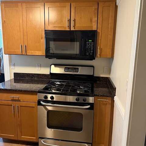 33 South St, Shrewsbury, MA 01545