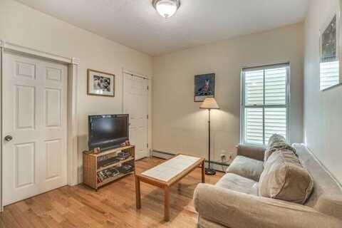 84 Willow St, Cambridge, MA 02141