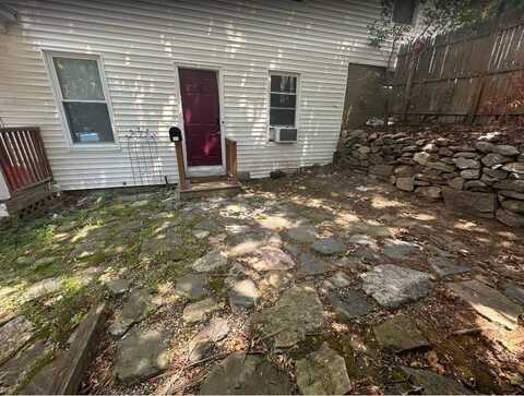 104 Rodney St, Worcester, MA 01605