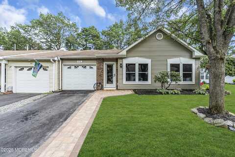 95 Chaucer Court, Lakewood, NJ 08701