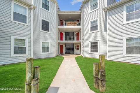 1517 Waters Edge Drive, Toms River, NJ 08753