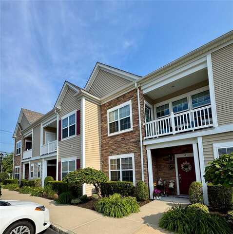 59 Wexford Lane, Oceanside, NY 11572