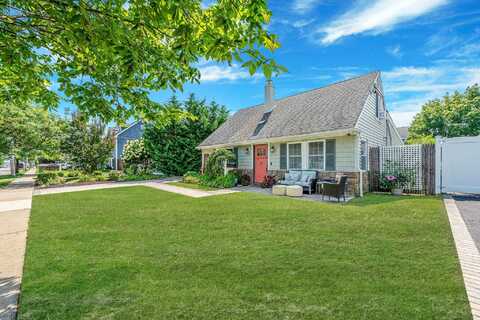8 Edward Avenue, Babylon, NY 11702