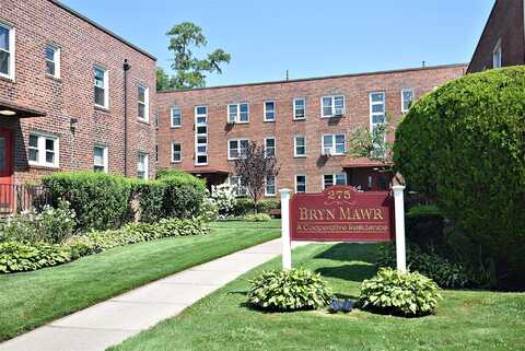 275 Maple Avenue, Rockville Centre, NY 11570