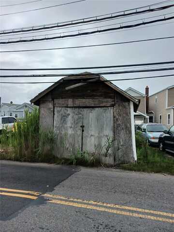 102-31 Russell Street, Hamilton, NY 11414