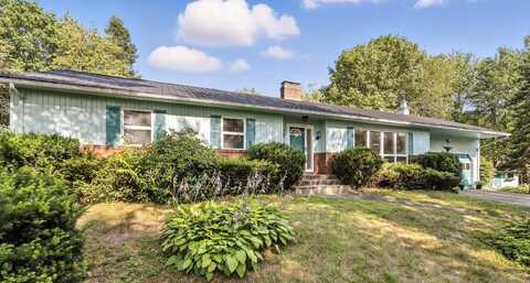 18 Martin Heights Heights, Raymond, ME 04071