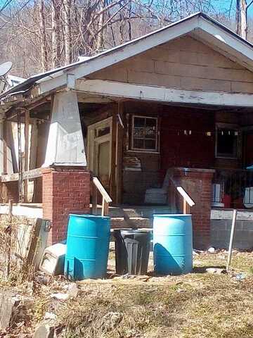 96 Warden St., WELCH, WV 24801