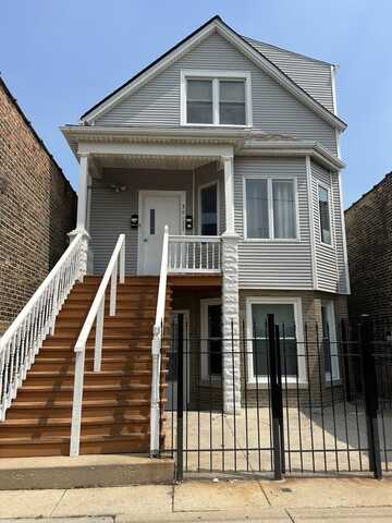 3011 N Kedzie Avenue, Chicago, IL 60618