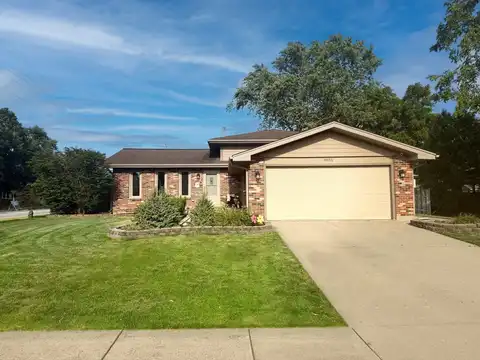 3851 N GALENA Court, Arlington Heights, IL 60004
