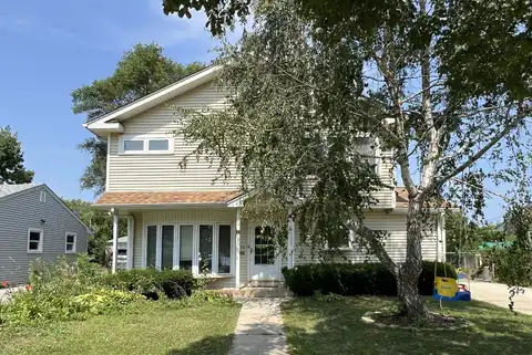 135 N Warrington Road, Des Plaines, IL 60016