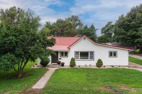 207 S High Street, Ellsworth, IL 61737