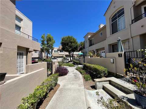 25 Softwind, Aliso Viejo, CA 92656