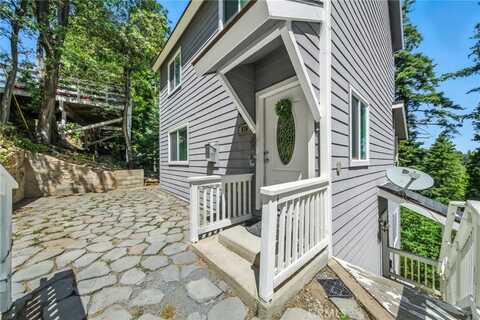 576 Rose Lane, Twin Peaks, CA 92391