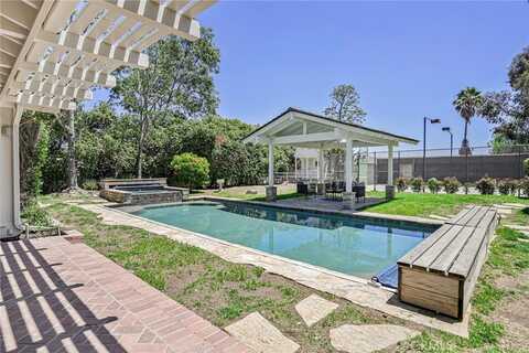 42 Empty Saddle Road, Rolling Hills Estates, CA 90274