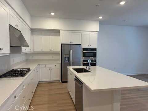 425 Mulligan, Irvine, CA 92618