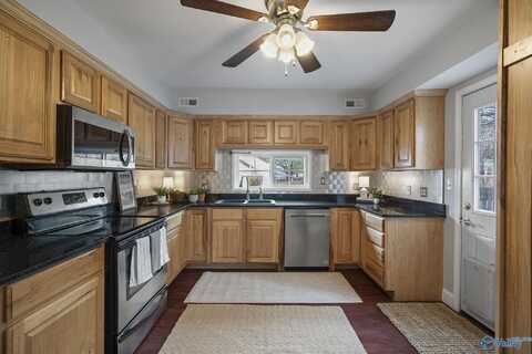 1927 Vanderbilt Circle, Huntsville, AL 35801
