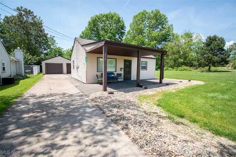 212 N Navarre Avenue, Austintown, OH 44515