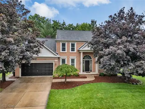 8554 Acadia Drive, Sagamore Hills, OH 44067