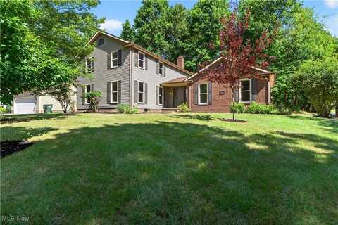 2855 Laurel Woods Boulevard, Stow, OH 44224