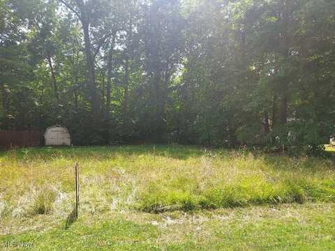 Lawnview Avenue, Lake Milton, OH 44429
